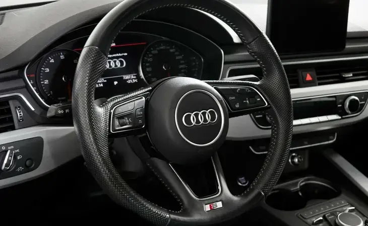 Audi A4 - Фото 10