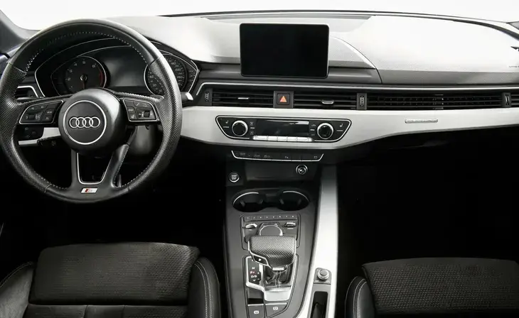 Audi A4 - Фото 6