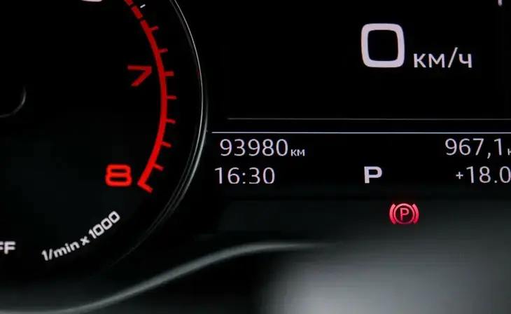 Audi A4 - Фото 10