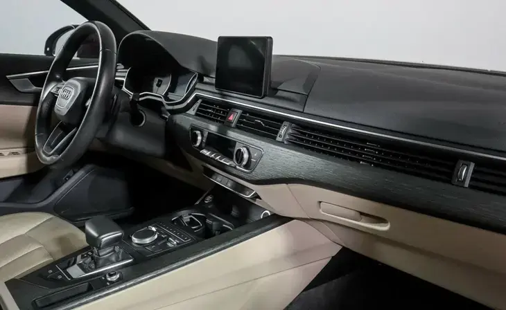 Audi A4 - Фото 12