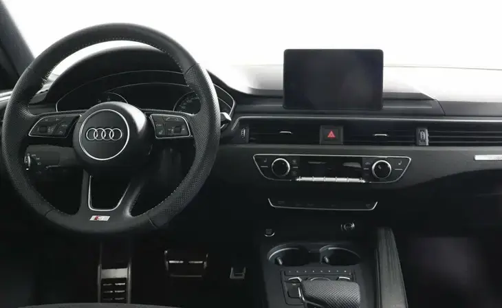 Audi A4 - Фото 11