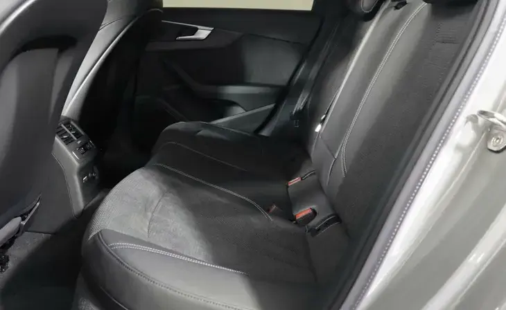 Audi A4 - Фото 3