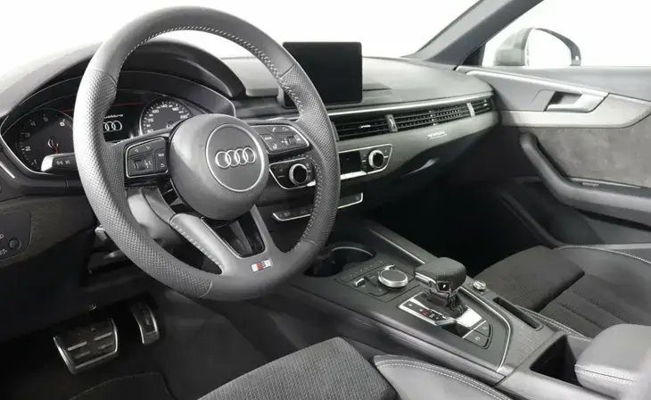 Audi A4 - Фото 4