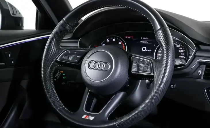 Audi A4 - Фото 12