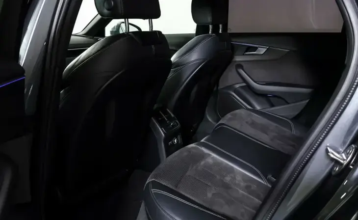 Audi A4 - Фото 15