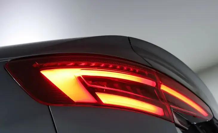 Audi A4 - Фото 8
