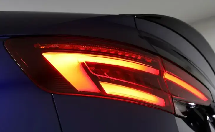 Audi A4 - Фото 13
