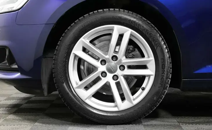 Audi A4 - Фото 5