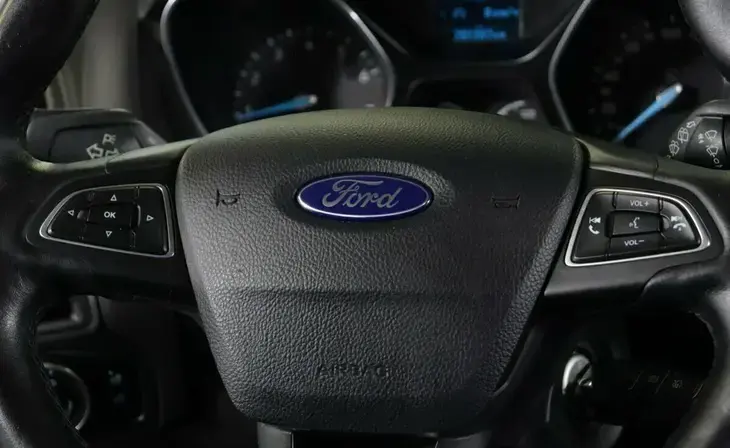 Ford Focus - Фото 10