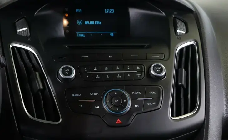 Ford Focus - Фото 12