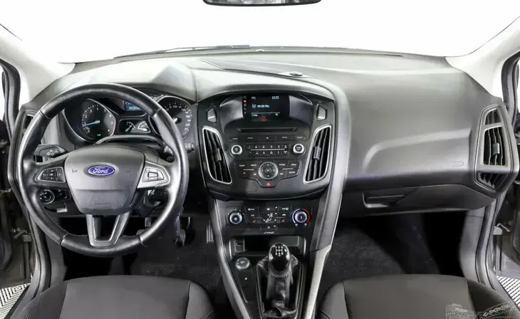 Ford Focus - Фото 8
