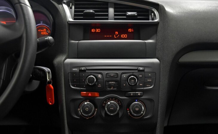 Citroen C4 - Фото 6