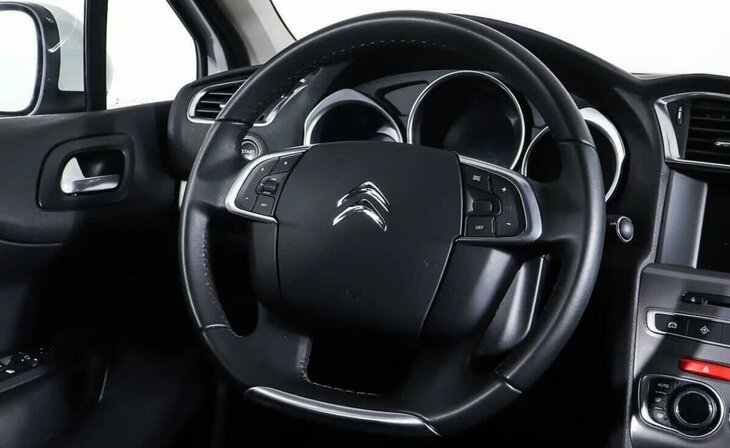 Citroen C4 - Фото 10