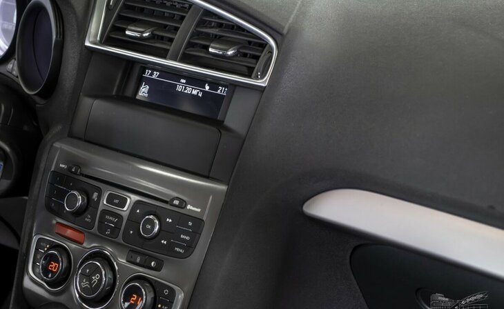 Citroen C4 - Фото 11