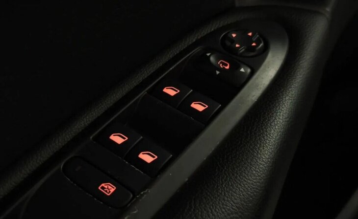 Citroen C4 - Фото 16