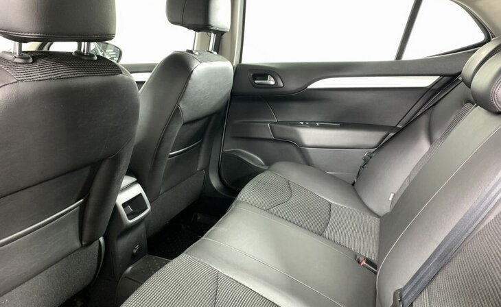 Citroen C4 - Фото 12