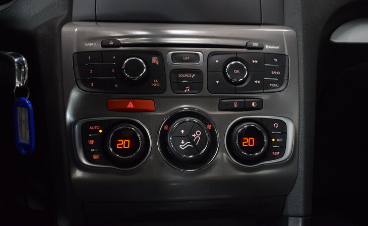 Citroen C4 - Фото 17